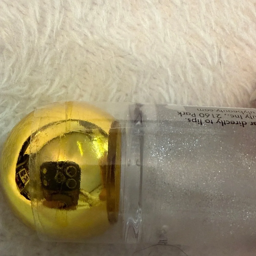 TRULY Vanilla Baby Lip Oil with Gold Cap